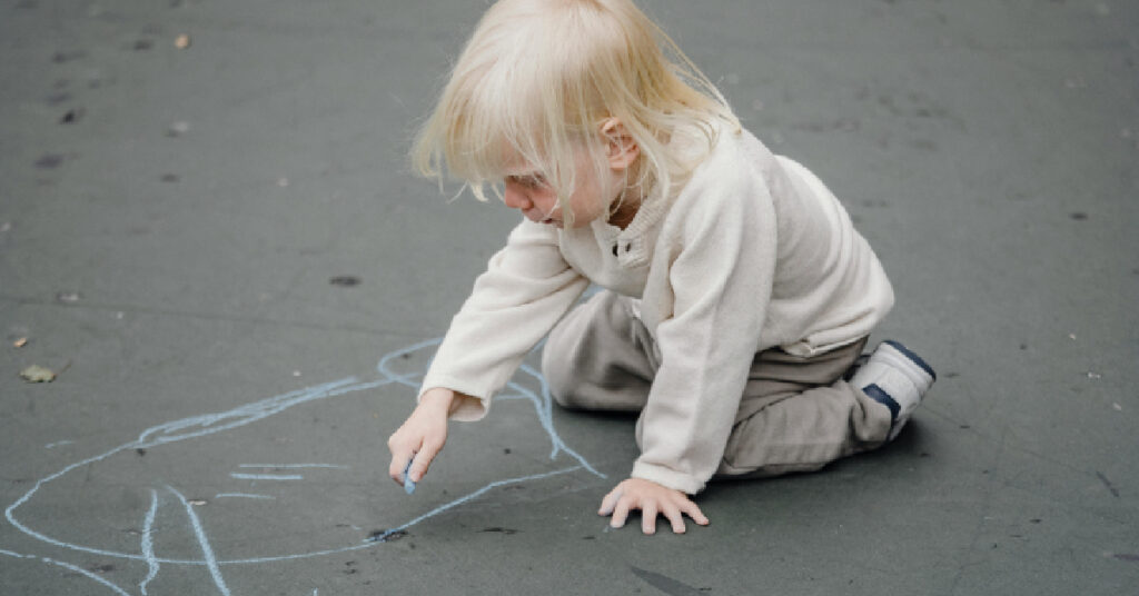 “15 Best Toys for Solo Play That Actually Keep Toddlers Busy”